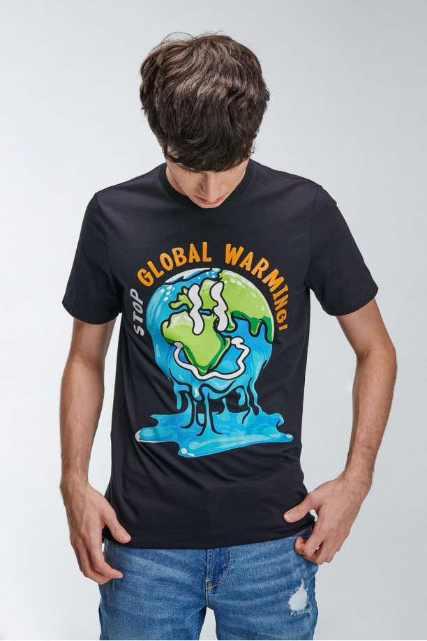Camiseta básica manga corta estampada.
