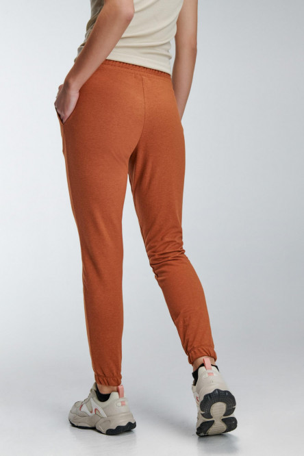 Pantalon jogger, unicolor, con bolsillos en costado