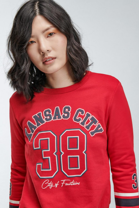 Buzo cuello redondo estampado estampado.