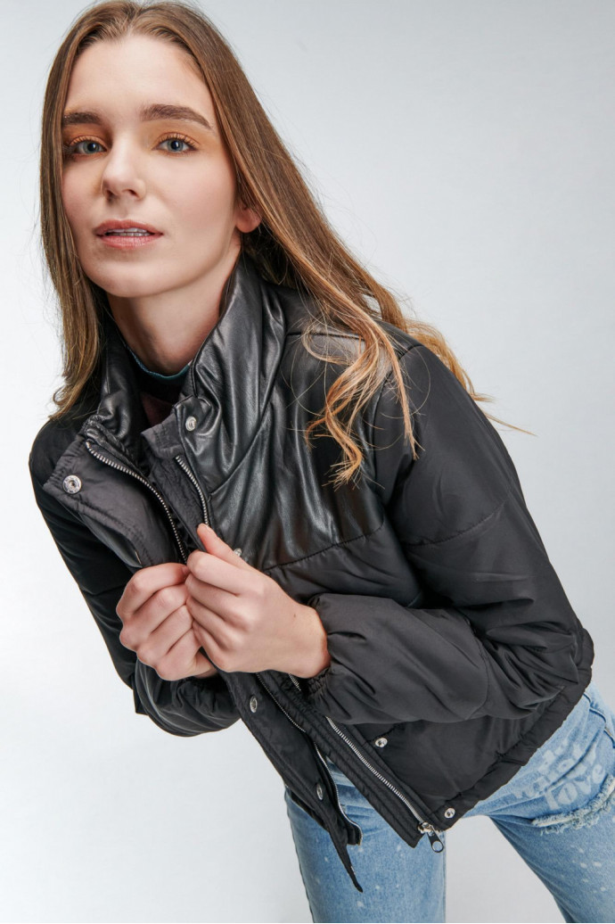Chaqueta acolchada cuello alto