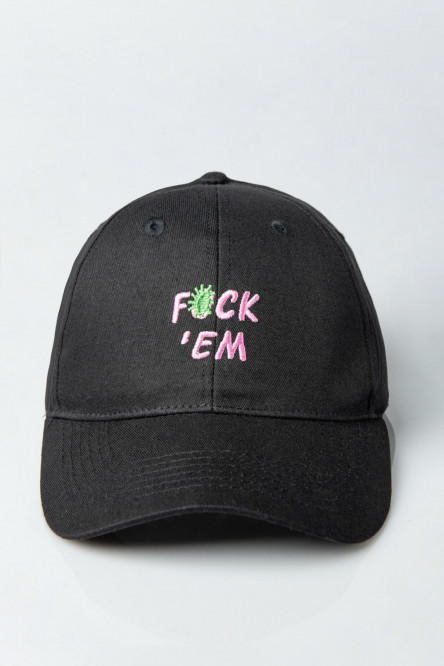 Cachucha con motivo.