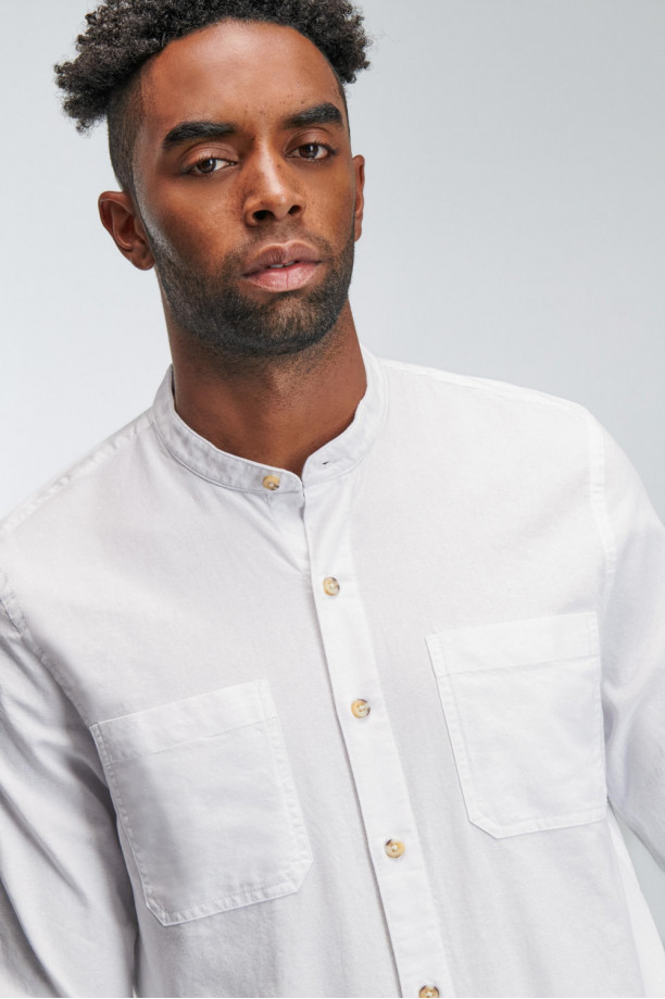 camisa unicolor, manga larga