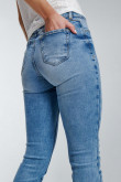 Jean Jegging tiro alto