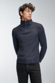 Suéter cuello alto unicolor