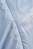 Chaqueta liviana con capota y reflectivos