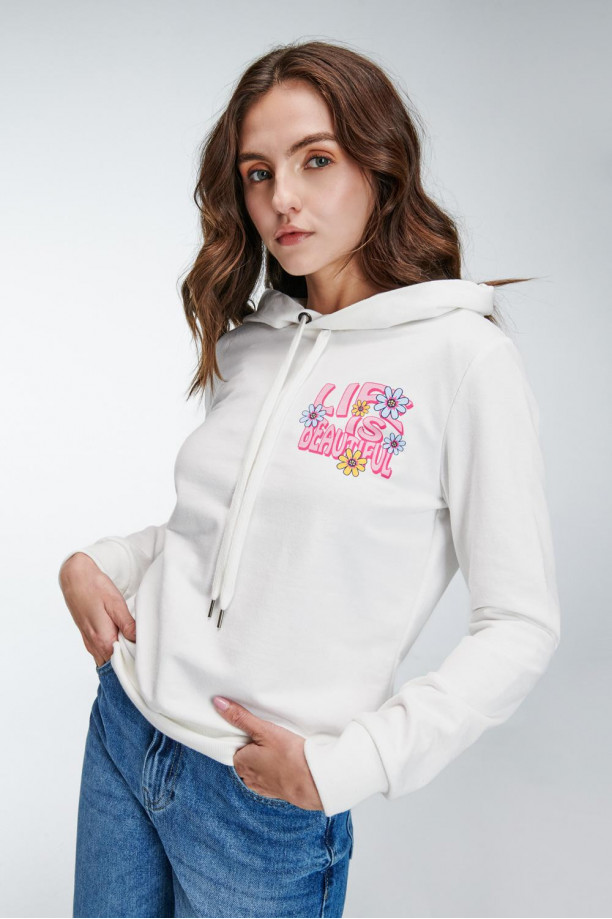 Buzo con capota estampado