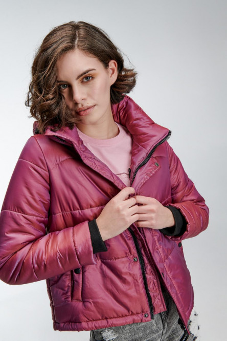 Chaqueta acolchada con capota