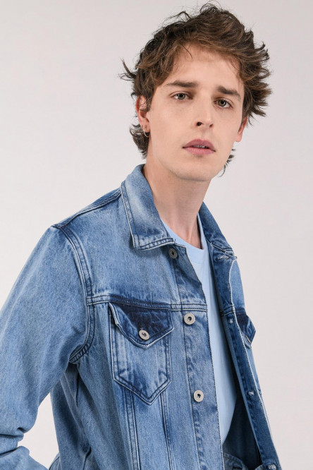 Chaqueta de jean con reservas