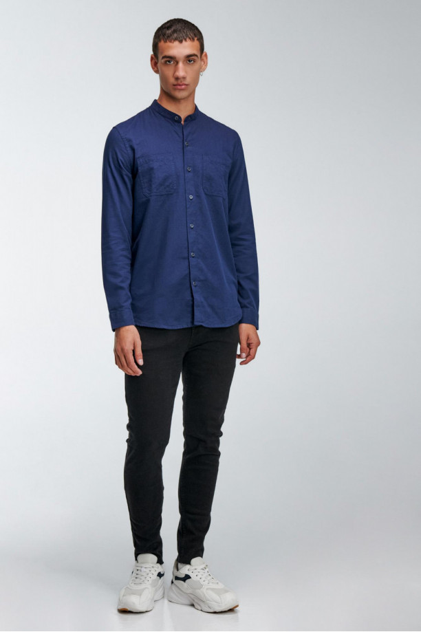 camisa unicolor, manga larga