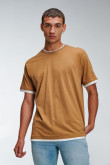 Camiseta manga corta unicolor.
