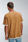 Camiseta manga corta unicolor.