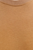 Camiseta manga corta unicolor.