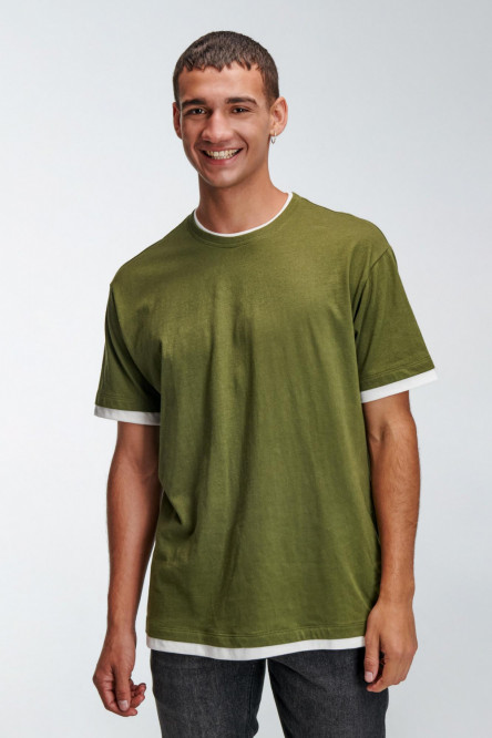 Camiseta manga corta unicolor.