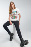 Camiseta manga corta con estampado en frente.
