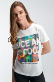 Camiseta manga corta con estampado en frente.