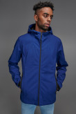 Chaqueta liviana con capota