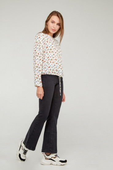 BLUSA CON MOTIVO