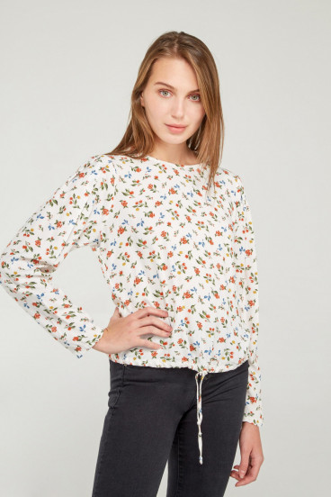 BLUSA CON MOTIVO