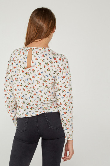 BLUSA CON MOTIVO