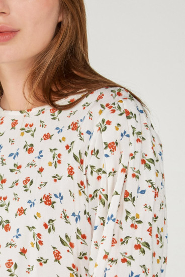BLUSA CON MOTIVO