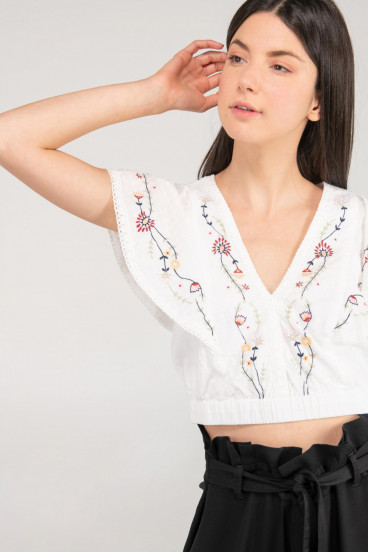 BLUSA ESCOTE EN V BORDADA