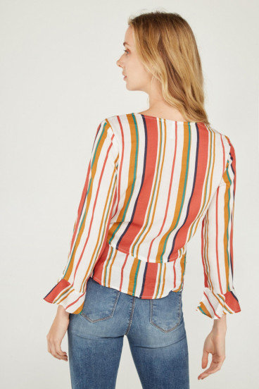 BLUSA CON MOTIVO