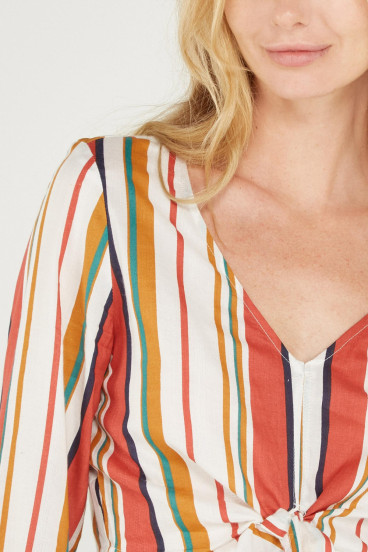 BLUSA CON MOTIVO