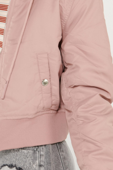 CHAQUETA CON CAPOTA REMOVIBLE