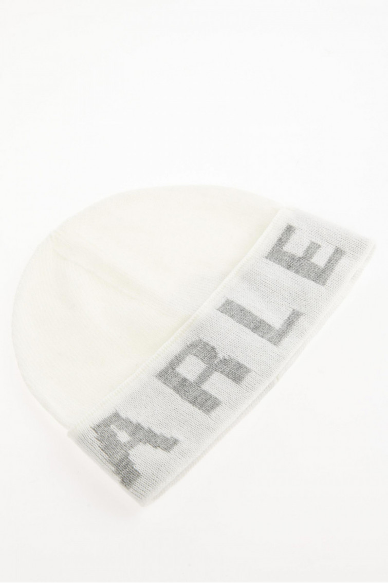 GORRO UNICOLOR CON MENSAJE