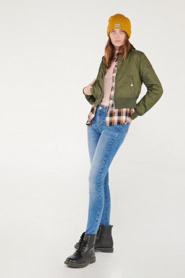Chaqueta bomber con capota