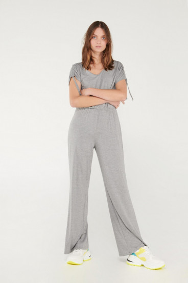 Pantalón enterizo unicolor, escote cruzado