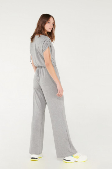 Pantalón enterizo unicolor, escote cruzado