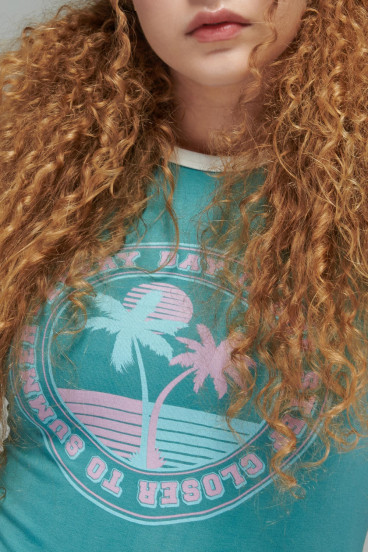 camiseta-cuello-en-contraste