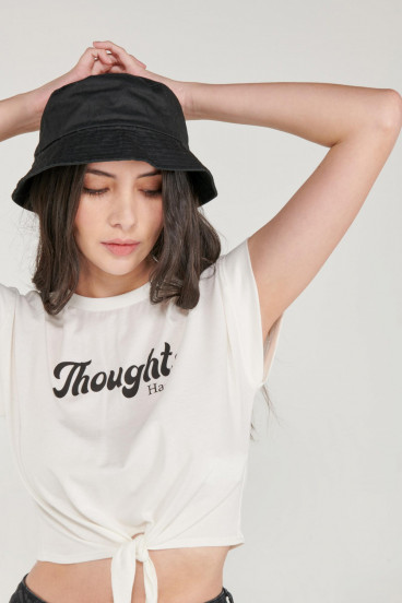 Camiseta nudo