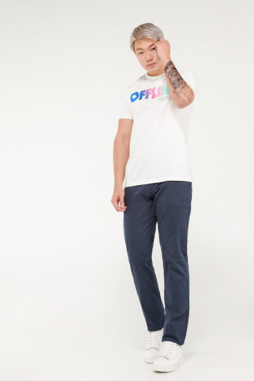 Pantalón unicolor tipo chino slim