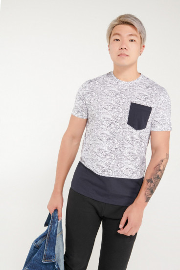 Camiseta manga corta estampada con bolsillo