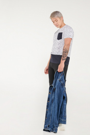 Camiseta manga corta estampada con bolsillo