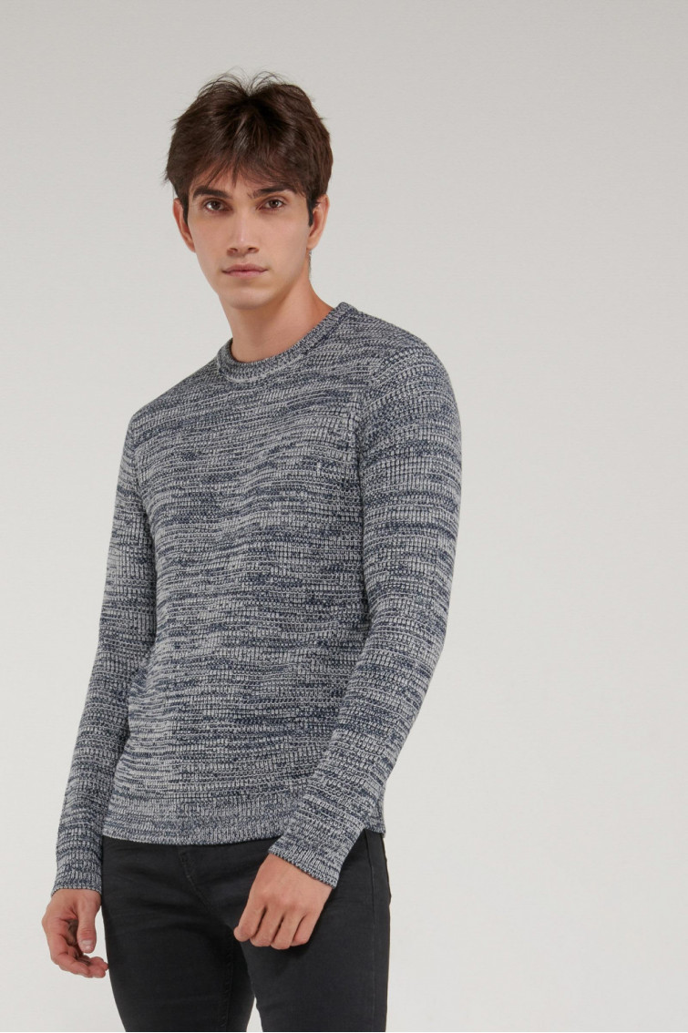 Suéter cuello redondo