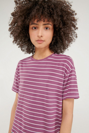 Camiseta básica, manga corta.