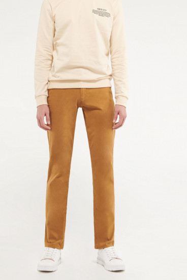Pantalón unicolor tipo chino slim