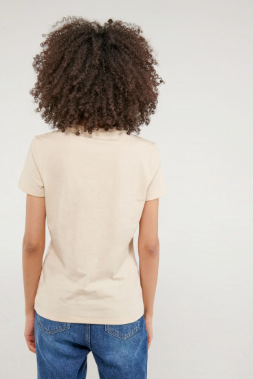 Camiseta básica, cuello redondo, estampada.