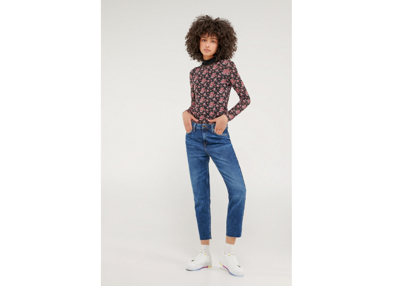 Camiseta manga larga en mesh sublimado con rosas