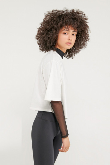 Camiseta manga corta con estampado en frente.