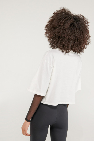 Camiseta manga corta con estampado en frente.