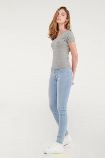 Camiseta básica, manga corta con cuello en V