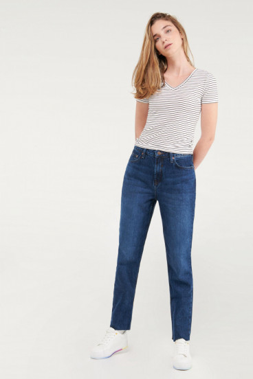 Camiseta básica, manga corta con cuello en V