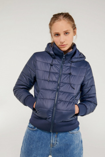 Chaqueta acolchada con capota