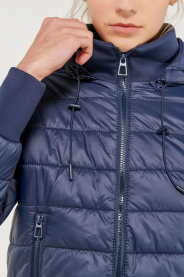 Chaqueta acolchada con capota