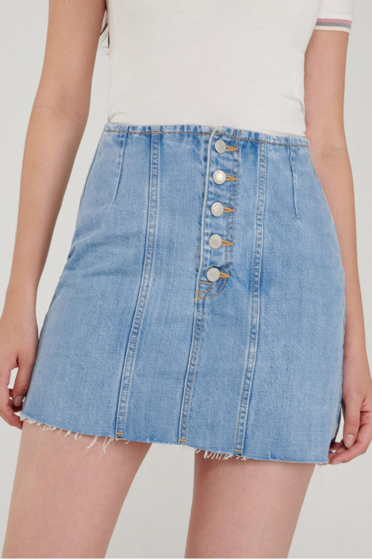 Falda corta denim con botones