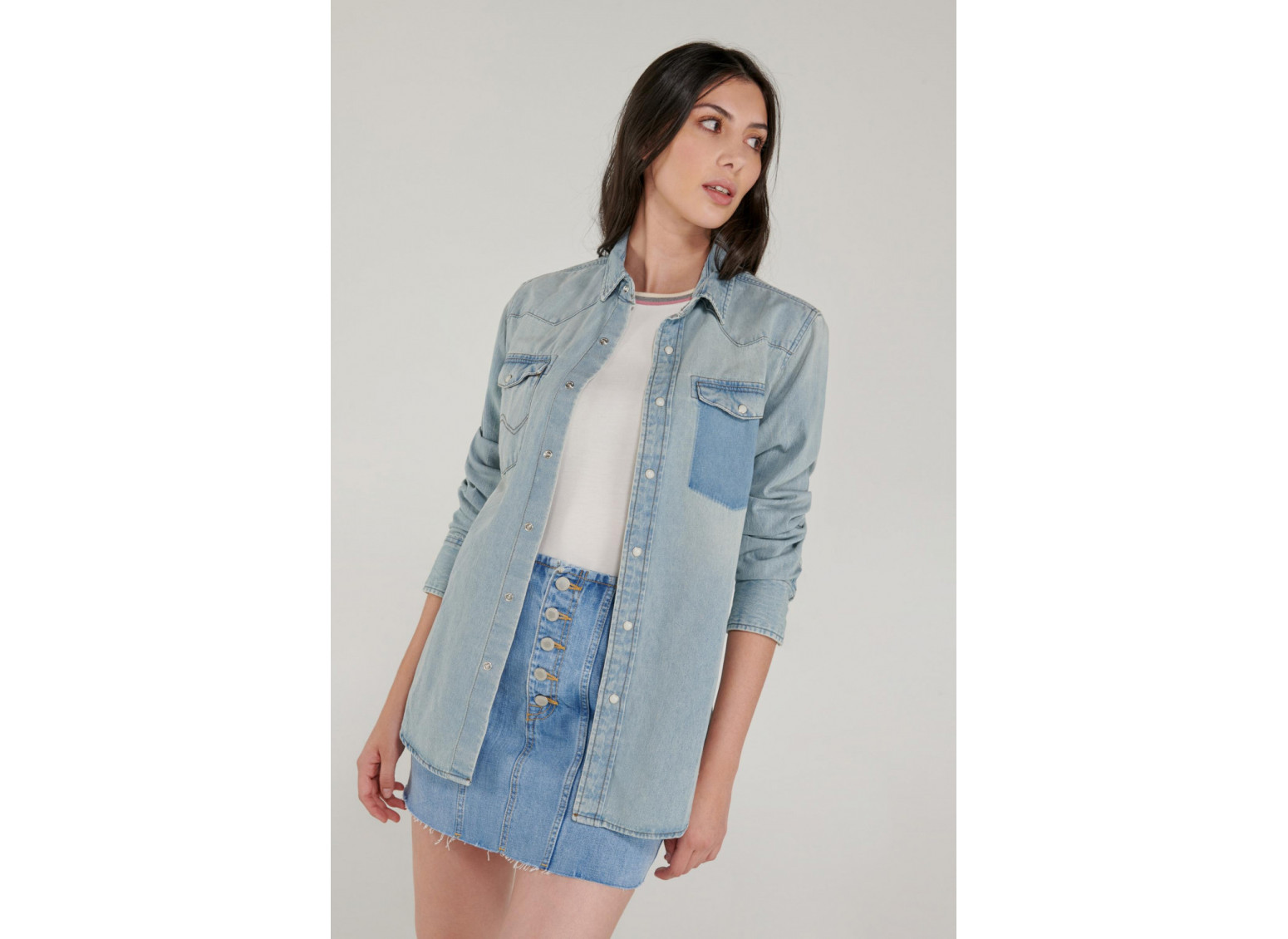 Falda corta denim con botones